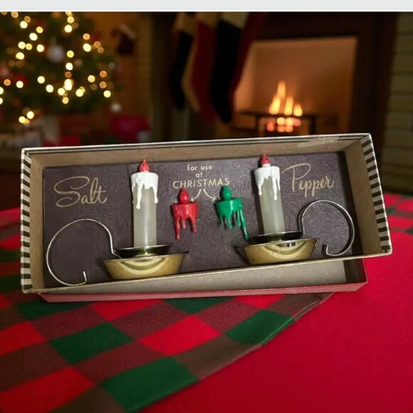Vintage Plastic and Metal Christmas Candles in Holders Salt and Pepper Shakers - Picture 1 of 4